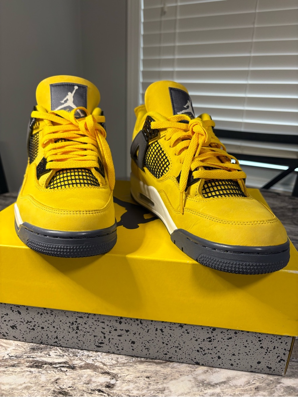 Air Jordan Retro 4 Mens “Lightning “ Yellow and Gray Sneakers size 10 - Picture 9 of 15
